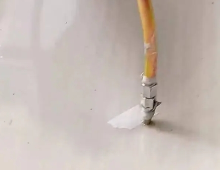 温州瓷砖空鼓维修公司专业解答在瓷砖铺贴过程中，如果使用的砂料过粗（如全部使用了粗砂），可能会导致以下问题